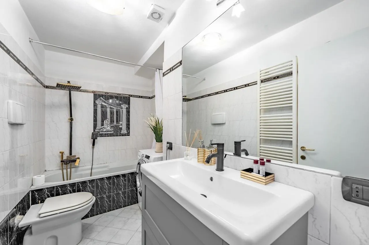 Isola And Garibaldi District Lovely Apartment Milan Italy